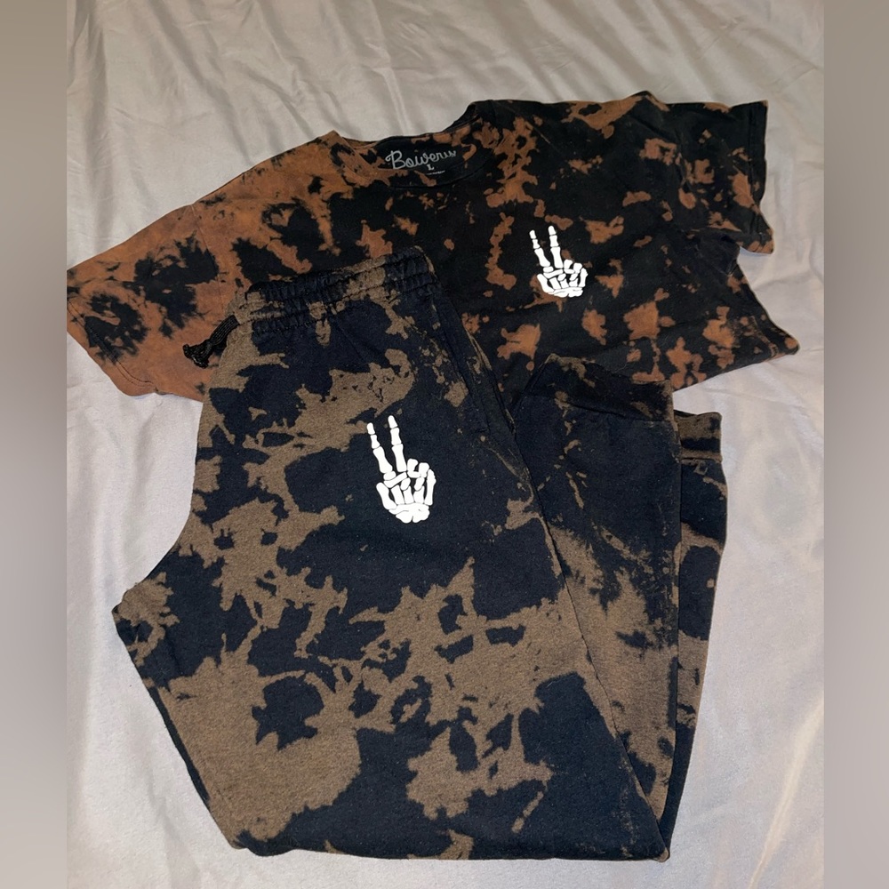 Tie-dye Joggers & T-shirt Size large
